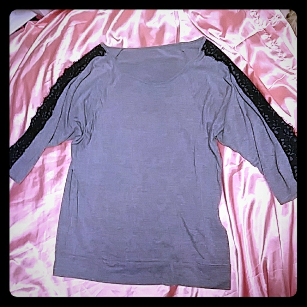 ➰🔅➰EUC Loft 3/4 Lace Sleeve Top